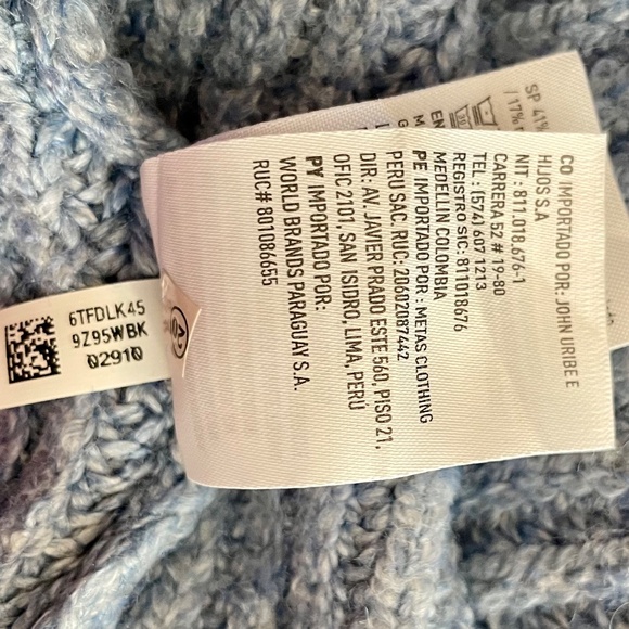 NWT American Eagle Cozy Blue Knit Hoodie Size Medium - Picture 9 of 10